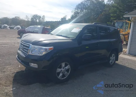 2011 Toyota Land Cruiser V8 z USA, uszkodzony, nr VIN JTMHY7AJ3B5012838